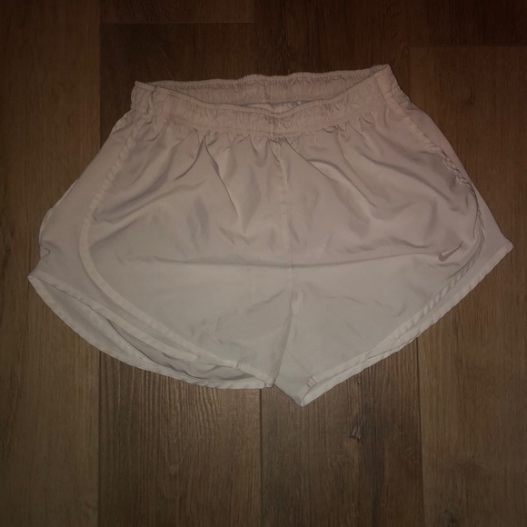 🟢 nike white athletic shorts - Picture 2 of 4